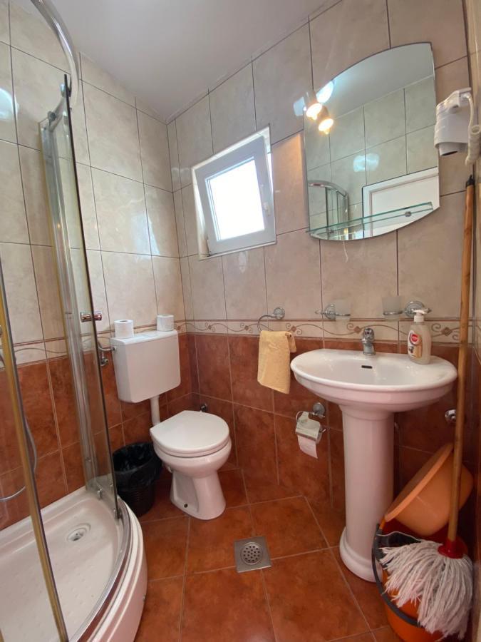 Apartmani Luksic Sutomore Exteriör bild