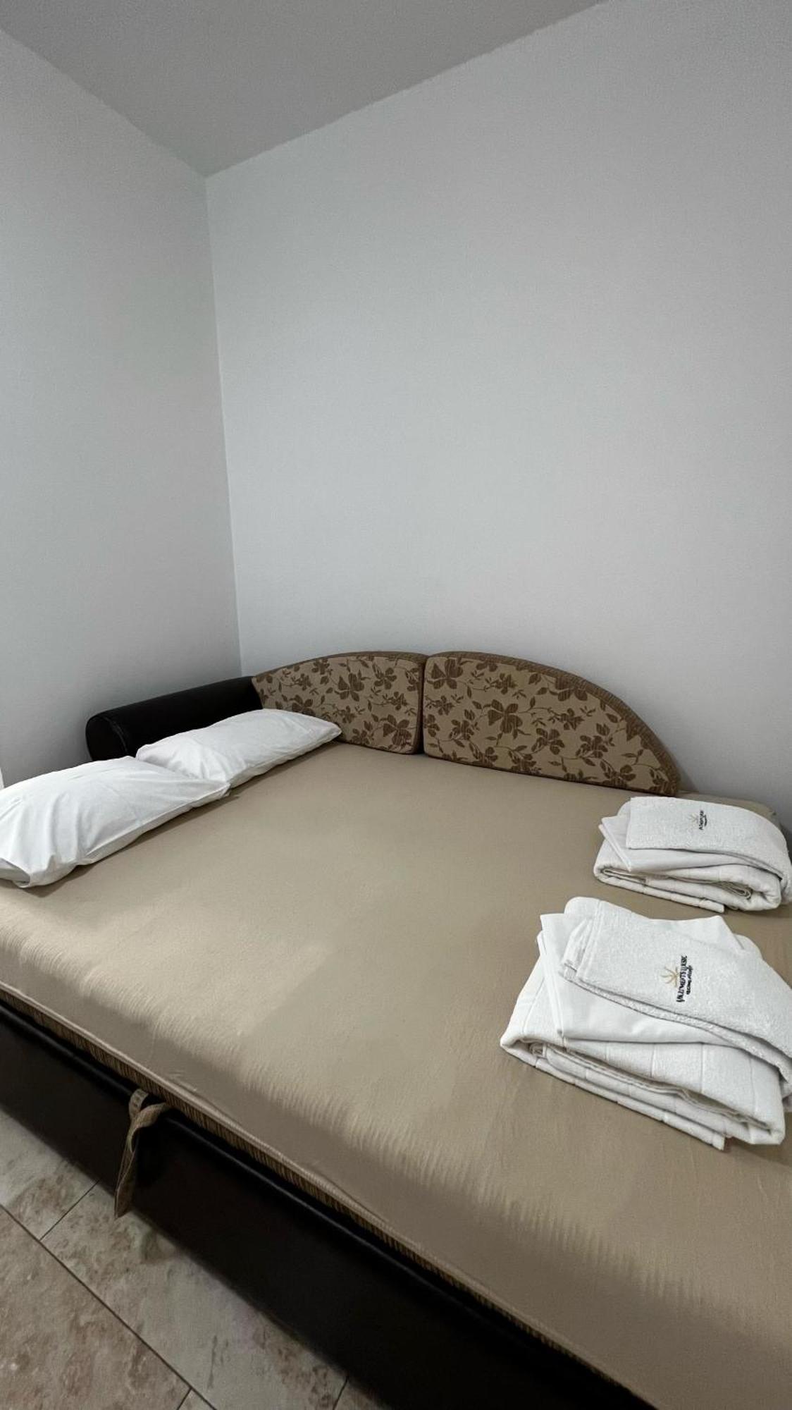 Apartmani Luksic Sutomore Exteriör bild