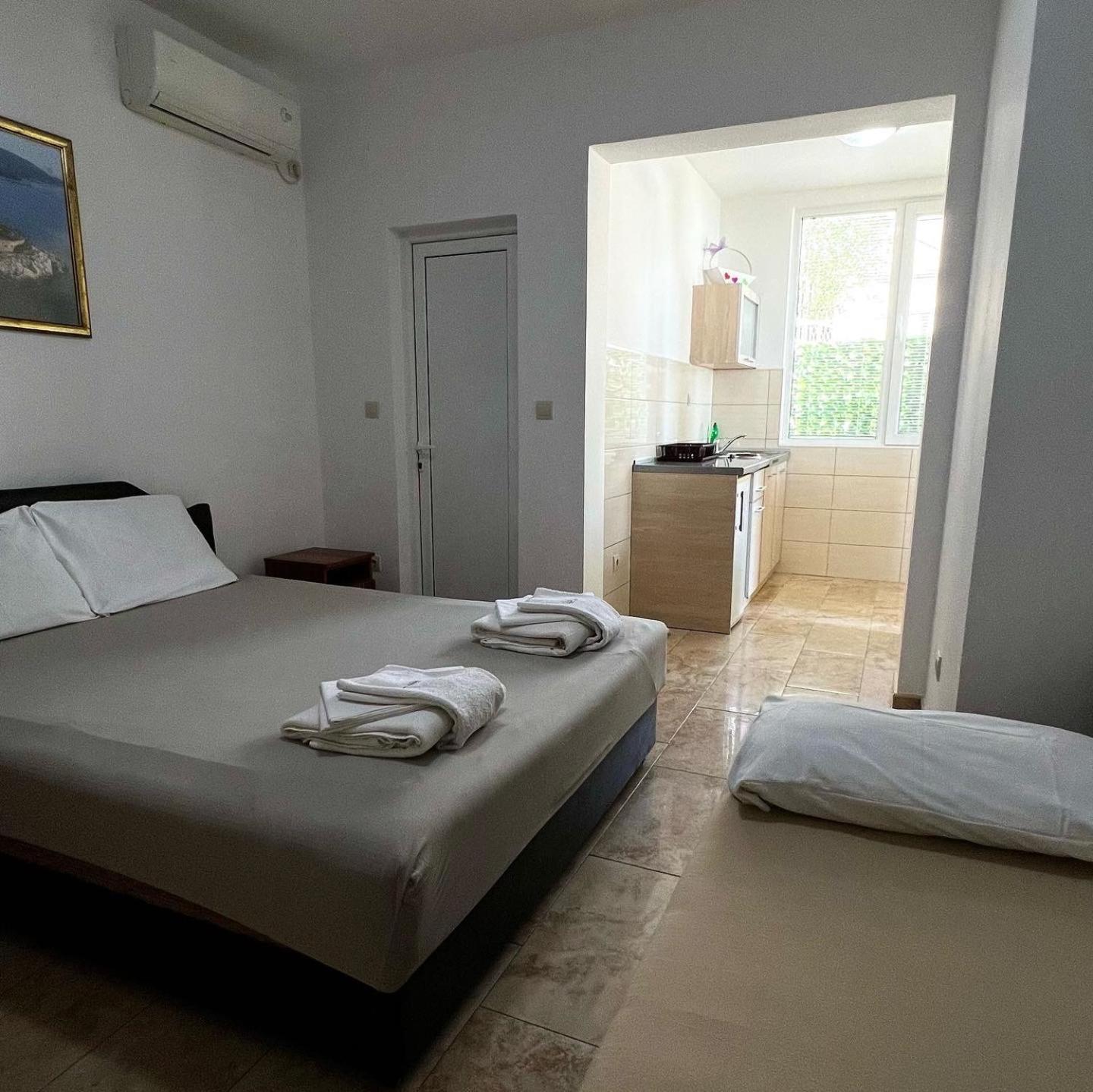 Apartmani Luksic Sutomore Exteriör bild