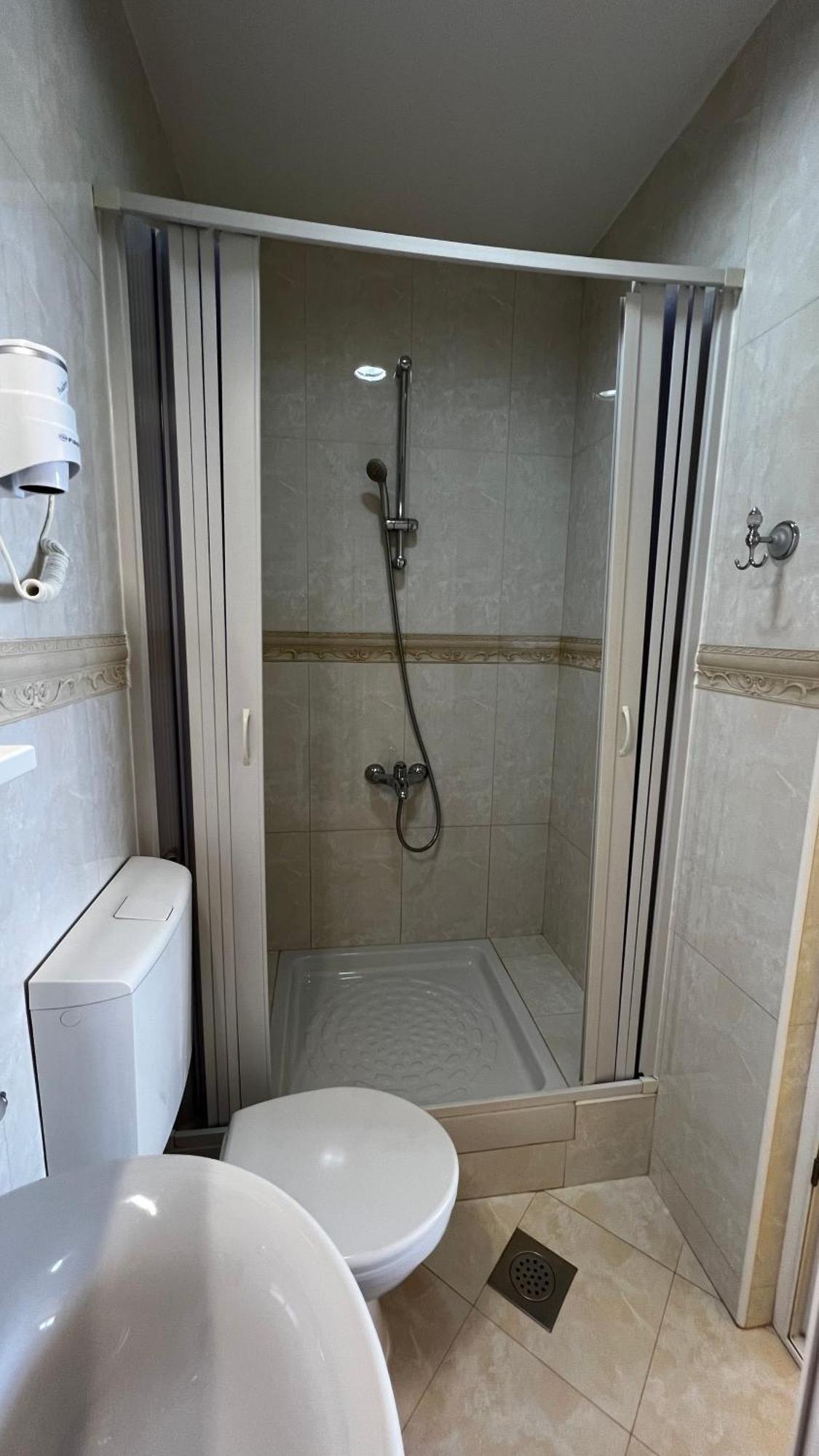 Apartmani Luksic Sutomore Exteriör bild