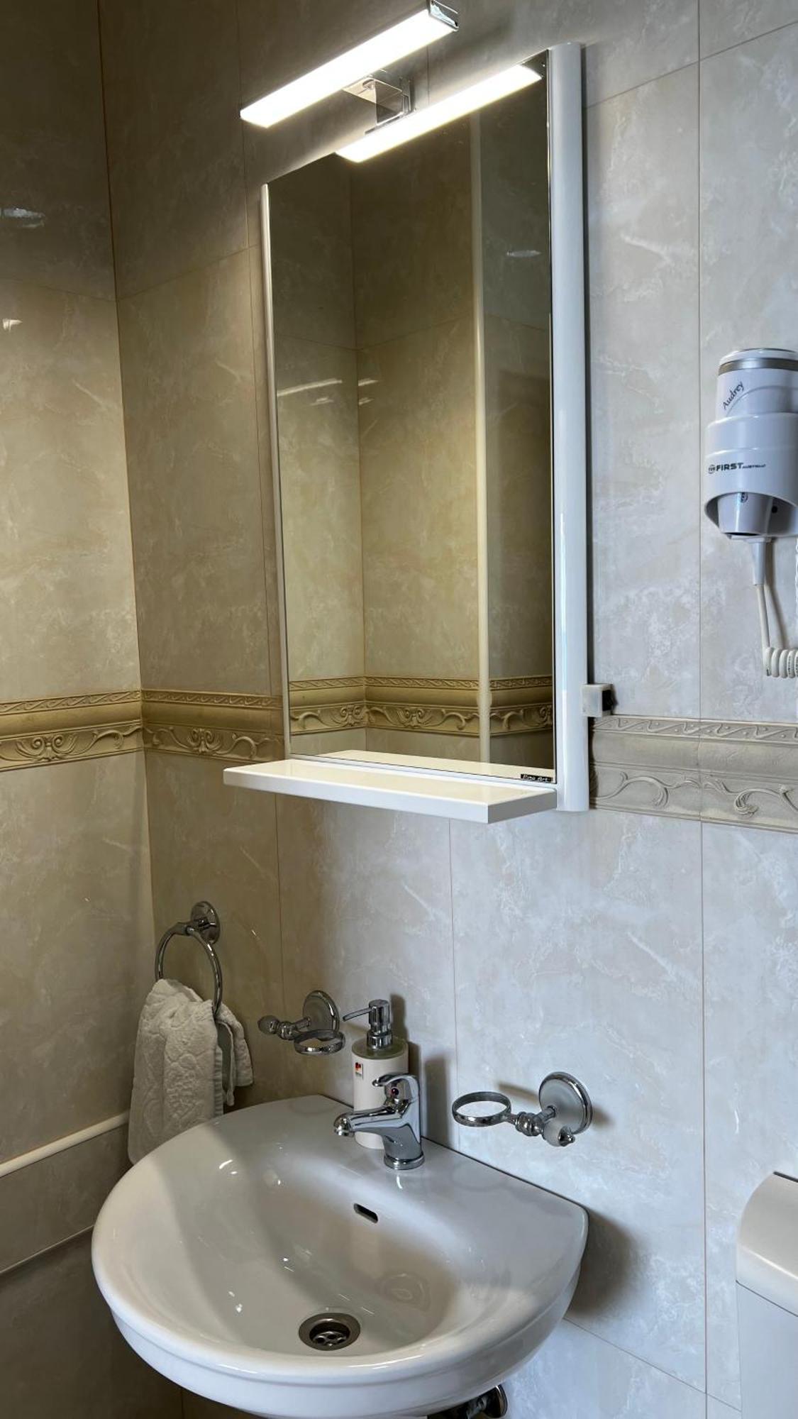 Apartmani Luksic Sutomore Exteriör bild