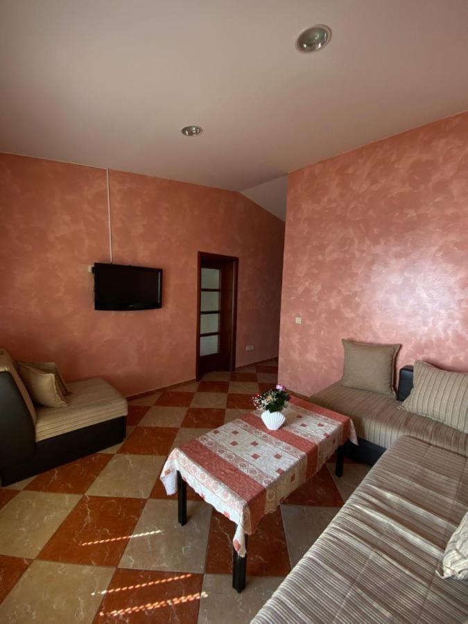 Apartmani Luksic Sutomore Exteriör bild