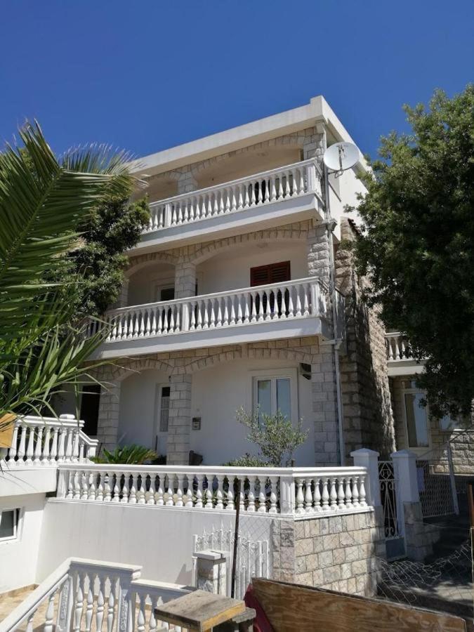 Apartmani Luksic Sutomore Exteriör bild