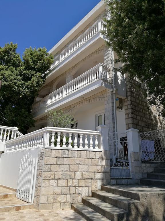 Apartmani Luksic Sutomore Exteriör bild